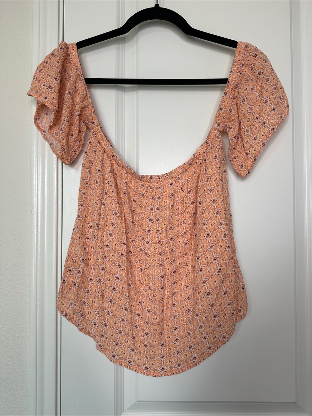 Willow & Root Peach Off The Shoulder Crop Vintage-Inspired Medallion Print